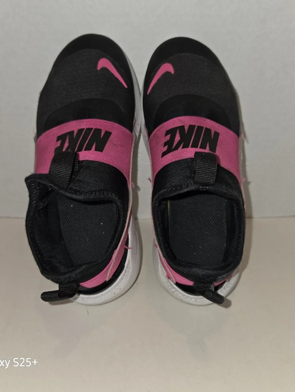 Nike Flex Runner 4 (PS) Kids Low Top Slip-On Sneaker Black/Pink/White US 1Y